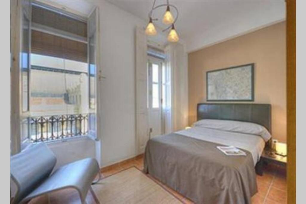 Main Central Station Apartment Valencia Eksteriør billede