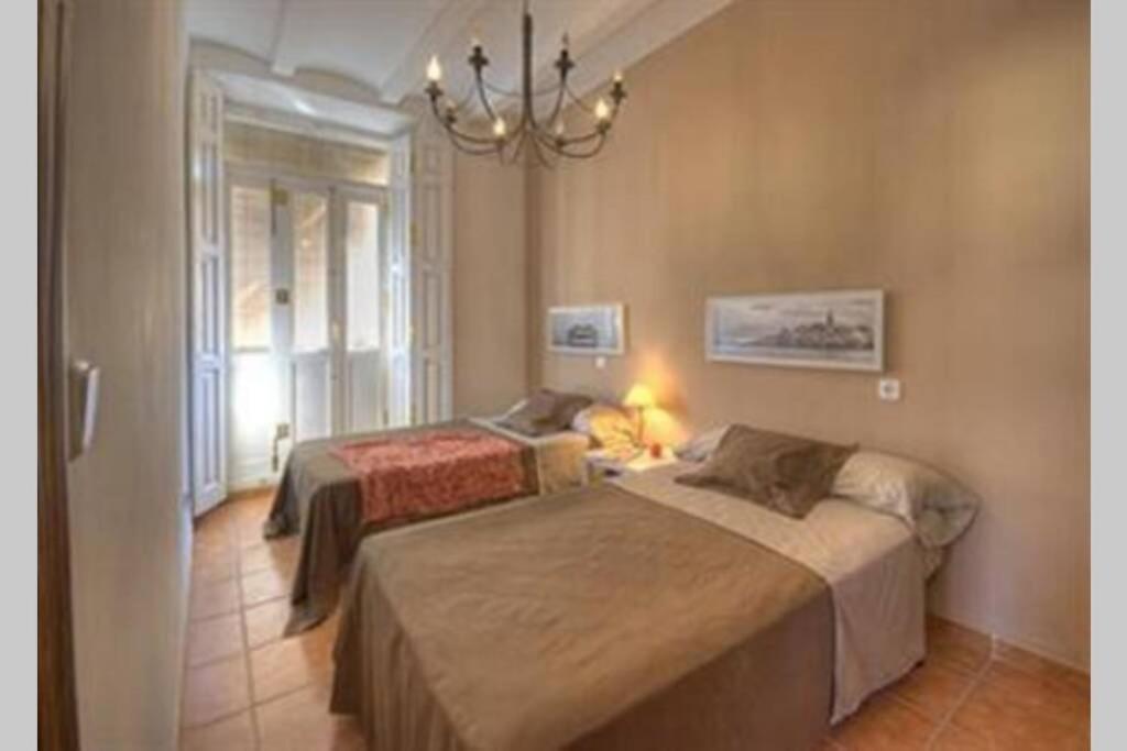 Main Central Station Apartment Valencia Eksteriør billede